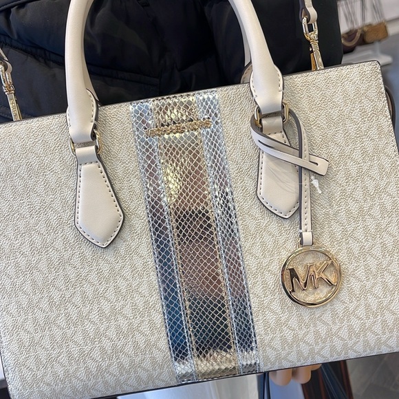 Michael Kors Sheila Medium Signature Logo and Metallic Satchel Crossbody CZ NWT - Picture 1 of 16